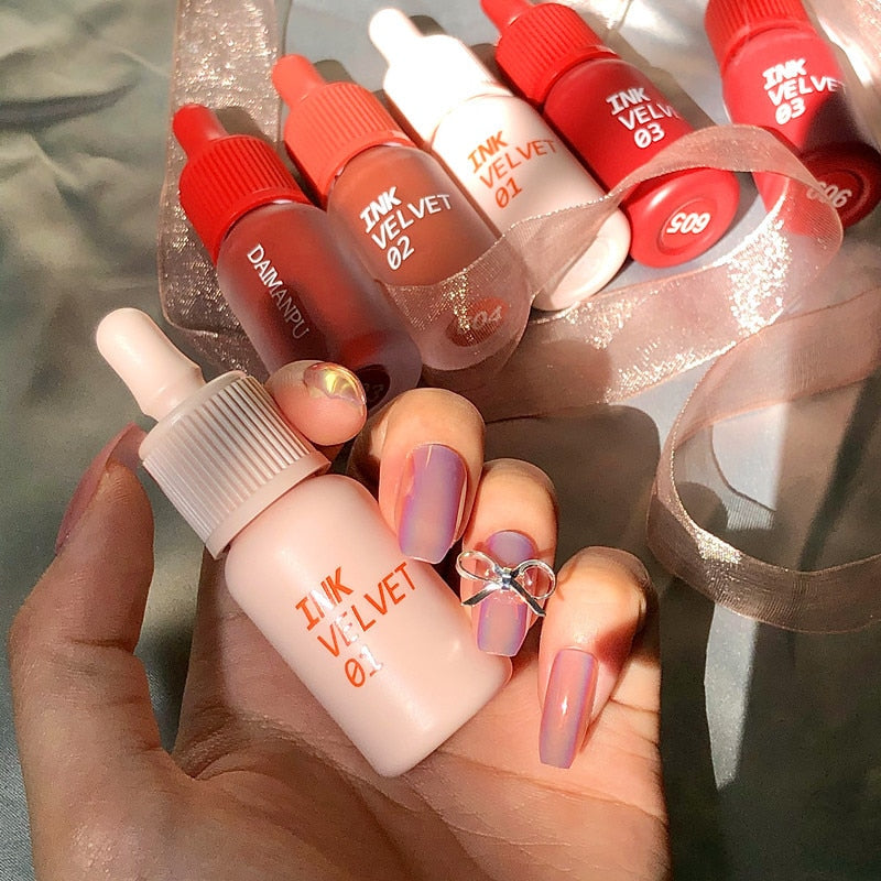 Beauty 6 Colors Moisturizer Non-Stick Cup Lipstick